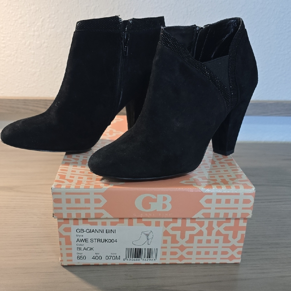 Gianni Bini Black Suede Heeled Boots